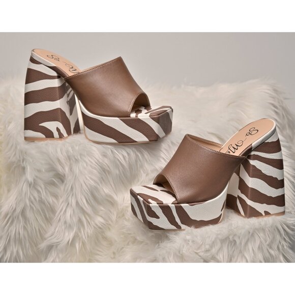 Shoes - NWT K31 Womens Brown & White Leather Animal Print Platform Chunky Heels Slouchy